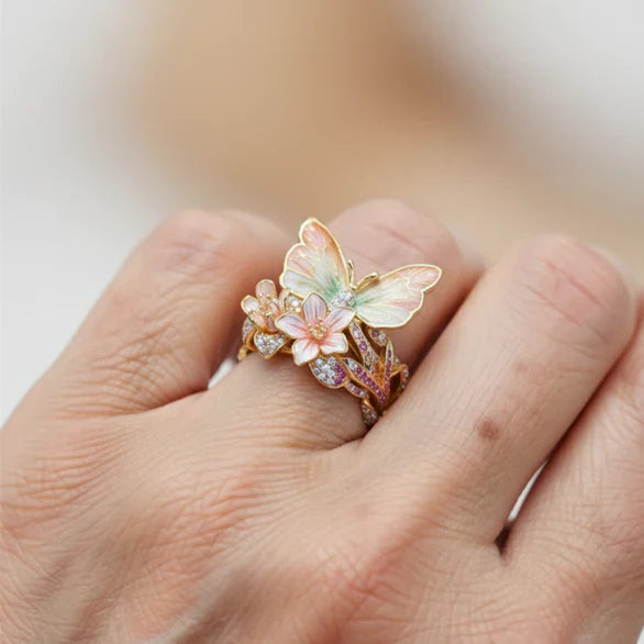 Looduslik Sädelev Liblikas Zirkooniga