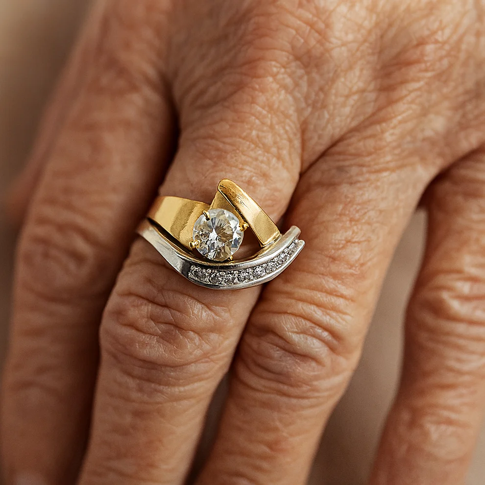 Anel Vintage Ebaühtlane V Kulda ja Hõbedat Zirkoniga