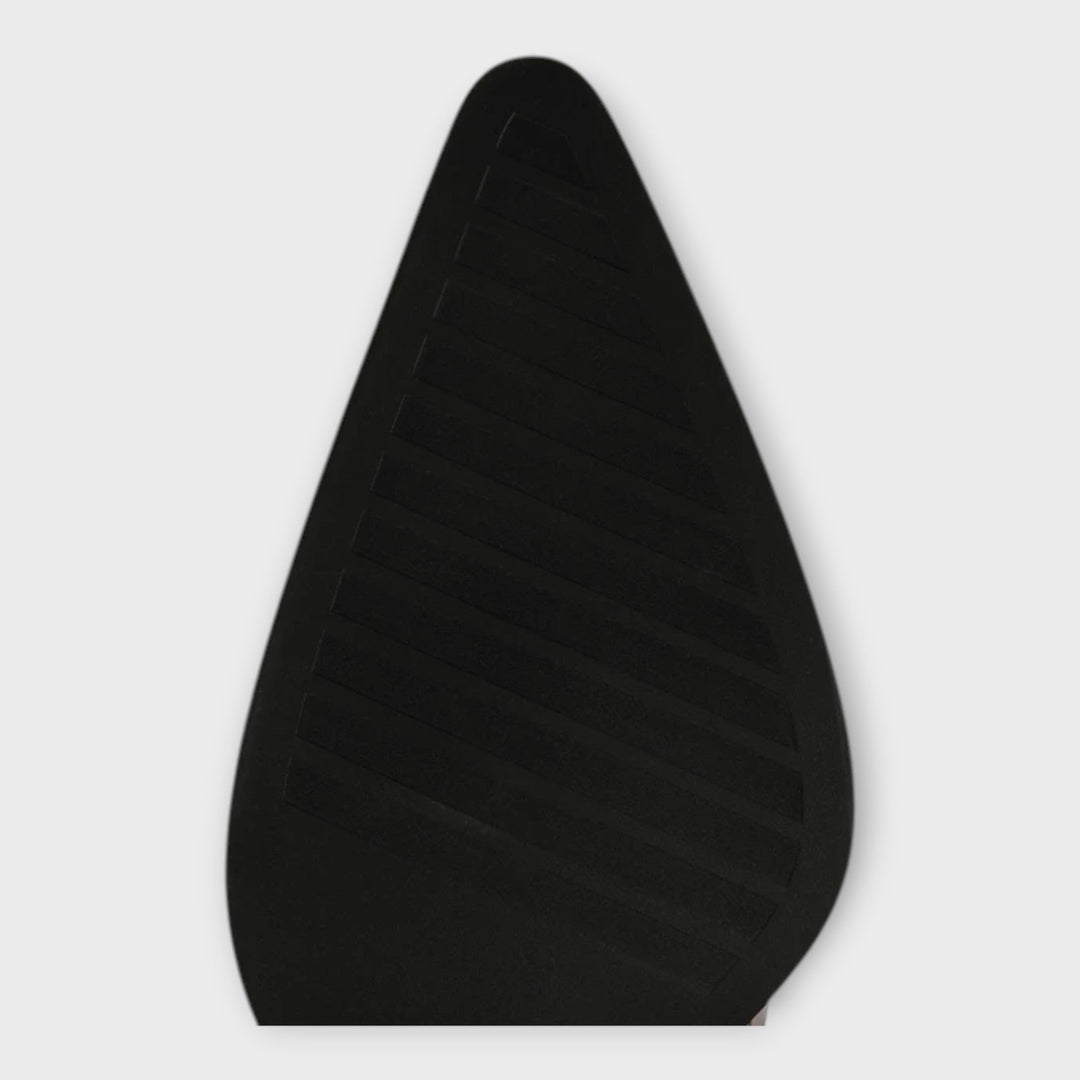 Mirjana - Elegantni Čevlji s Krokodilnim Vzorcem in Stilno Peto