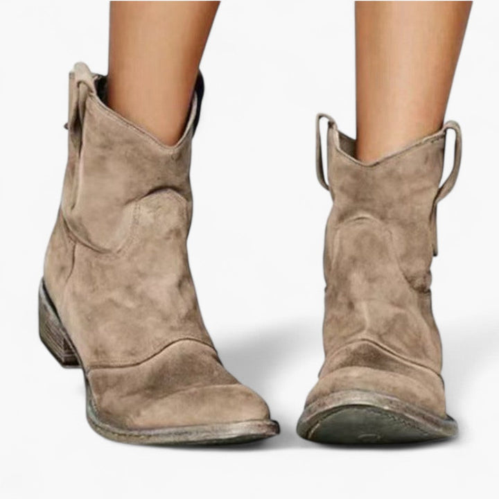 Kamilė – brezčasni škornji